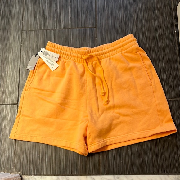 cozy boyfriend shorts in apricot - Picture 1 of 2